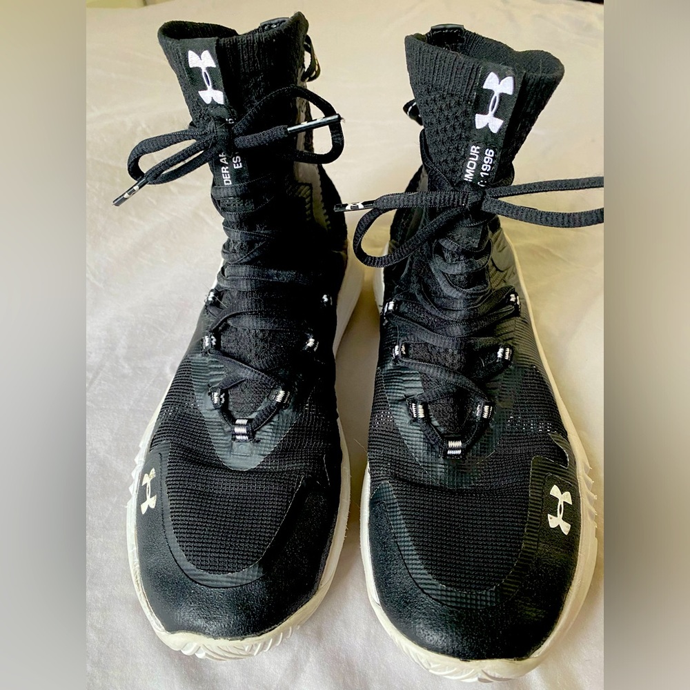 Under Armour Highlight Ace 2.0 Women’s 9 High Top Volleyball Athletic Sneaker